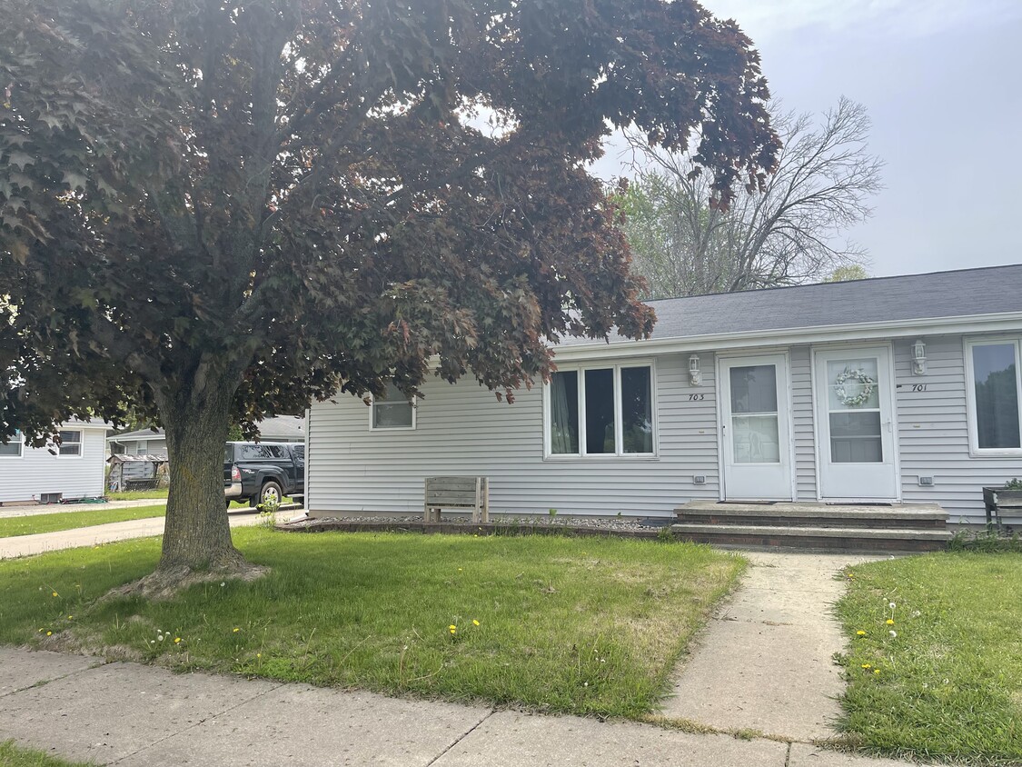 Primary Photo - 703 Coolidge Ave