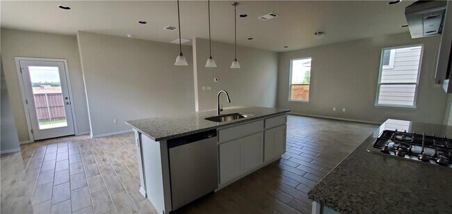 Foto del edificio - 382 Delta Crst