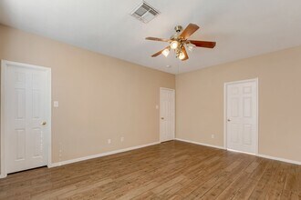 Building Photo - 914 Chapwood Ct