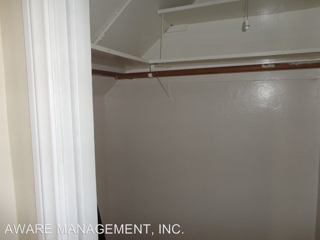 Building Photo - 4284 Third Ave