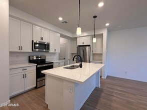 Building Photo - 2628 S Voyager Dr