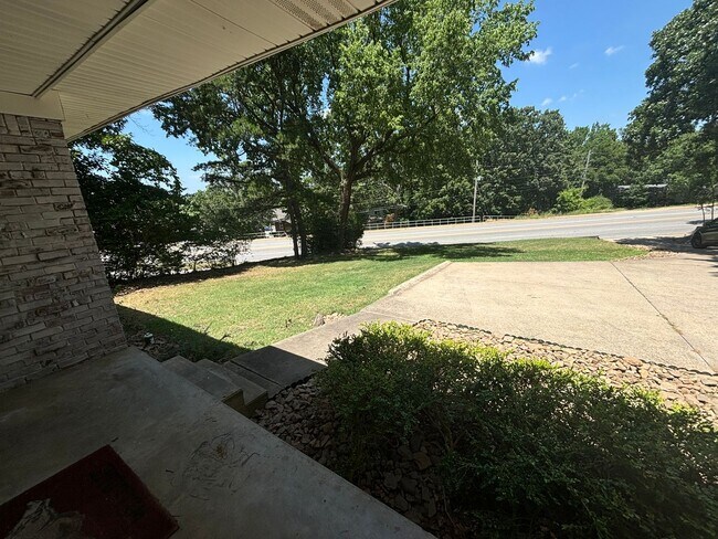 Foto del edificio - 4 Bedroom Single Family Home Close to Univ...