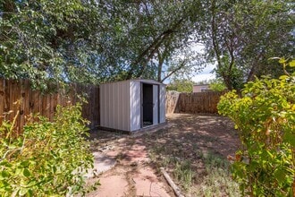 Building Photo - 1317 Declovina St
