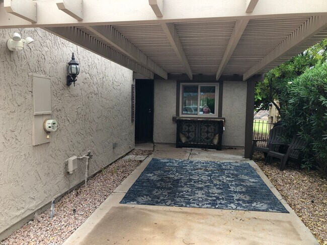 Building Photo - Welcome to this stunning 1-bedroom, 1.5-bathroom home located in Leisure World a 45+ Active Adult...