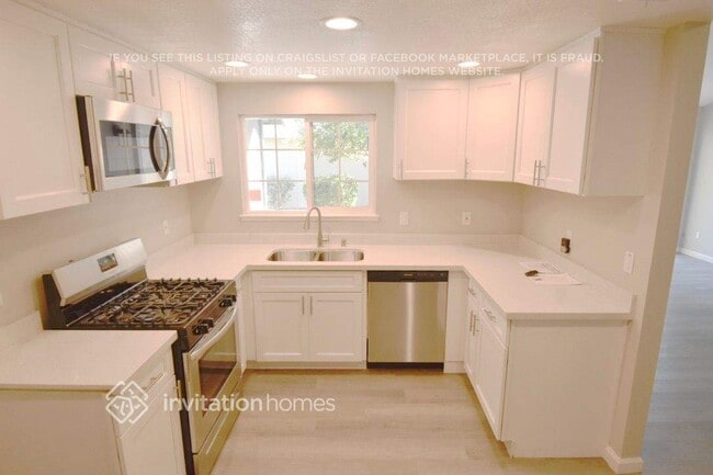 Building Photo - 259 Azores Ct