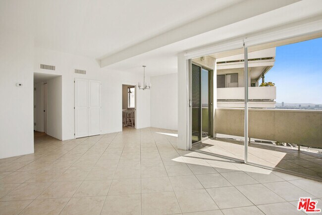 Foto del edificio - 7250 Franklin Ave