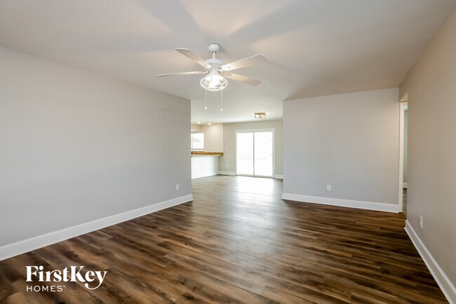 Building Photo - 3509 E Danbury Rd