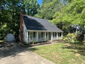 Building Photo - 2319 Oak Leigh Dr