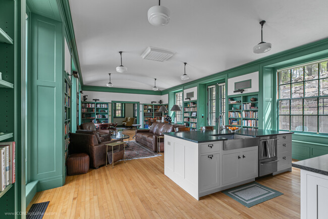 Foto del edificio - 238 Highland Rd