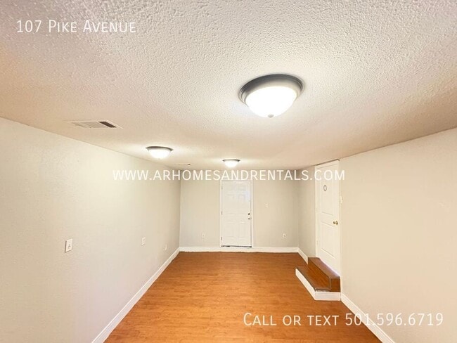 Building Photo - 107 Pike Ave