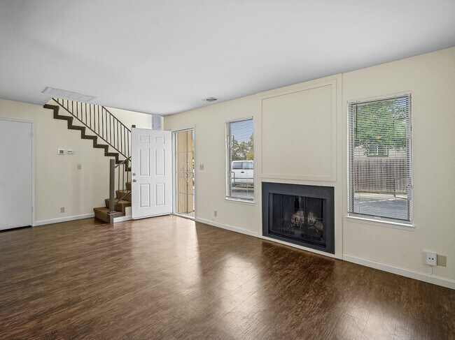 Foto del edificio - 3105 Garden Cir