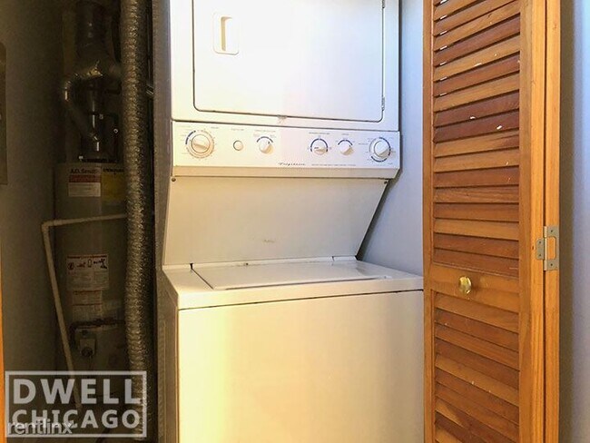 Foto del edificio - 2418 W Grenshaw St