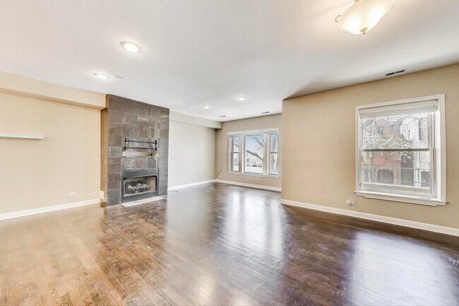 Foto del edificio - 4357 S Greenwood Ave
