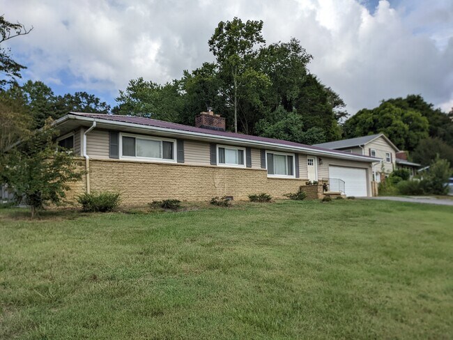 Foto del edificio - 3304 Valley Forge Dr