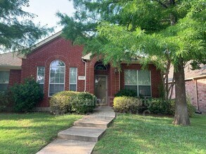 Building Photo - 6000 White Pine Dr