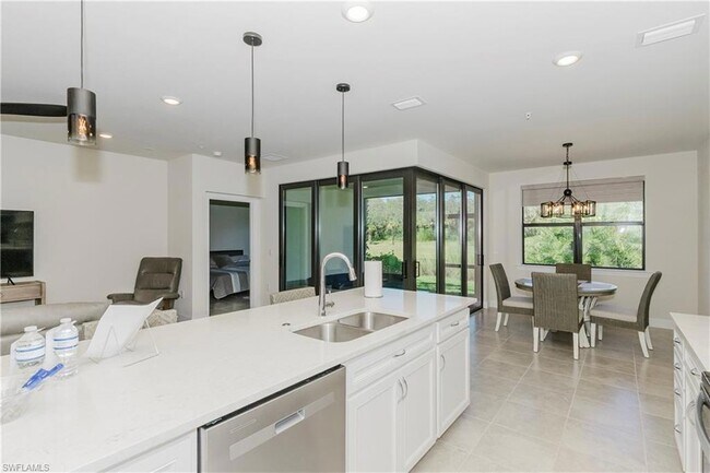 Foto del edificio - 5697 Mayflower Way