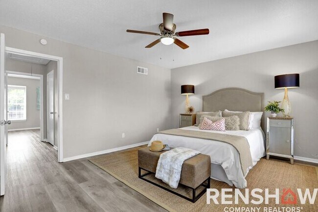 Building Photo - Rhodes Townhomes - Two Story 2 Bedrooms / ...