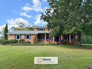 Building Photo - 125 St Augustine Dr