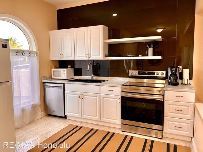 Foto del edificio - 3 br, 2 bath House - 743 Ahukini St