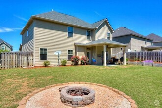 Building Photo - 3840 Berkshire Way