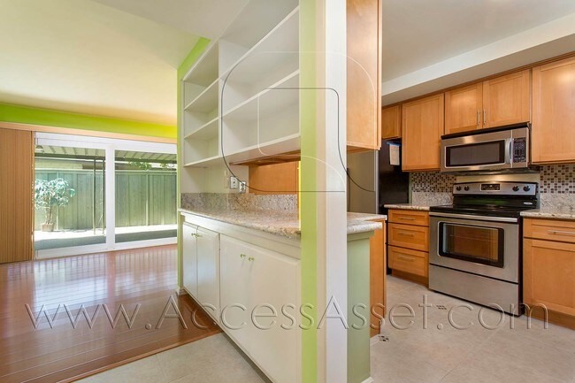 Building Photo - 933 Glencliff St