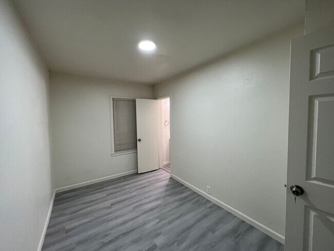 Foto del edificio - 1204 South Ave