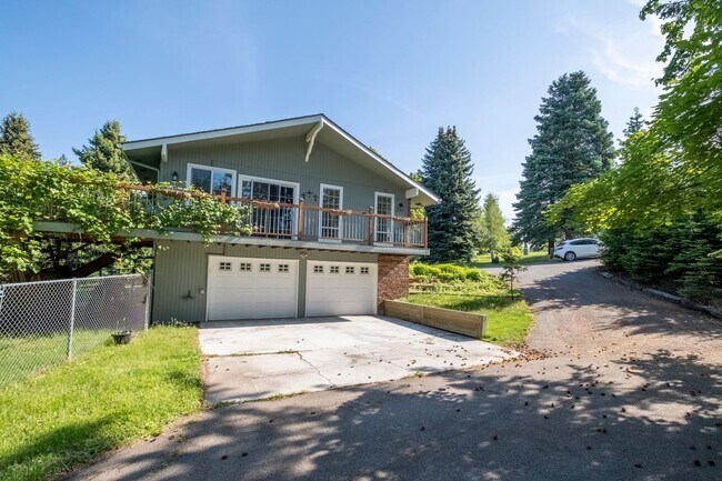 Foto del edificio - Large corner lot home in desirable Woodland Heights.