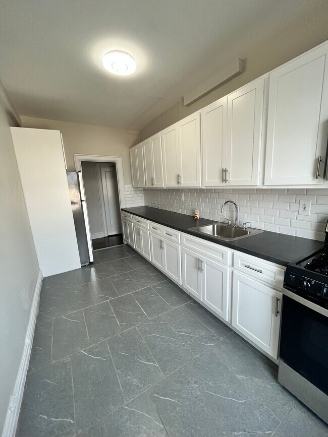 164 Sterling Ave 35 - 165 Sterling Ave