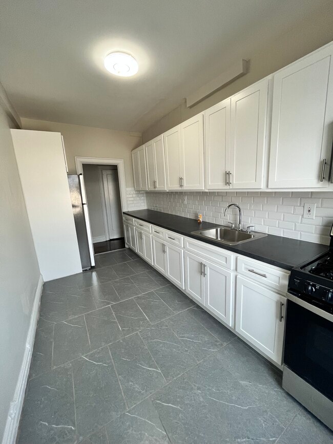 164 Sterling Ave 35 - 165 Sterling Ave