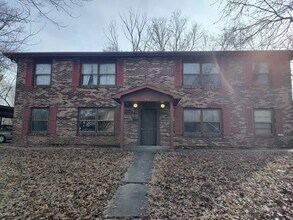 Building Photo - 614 Boxwood Dr