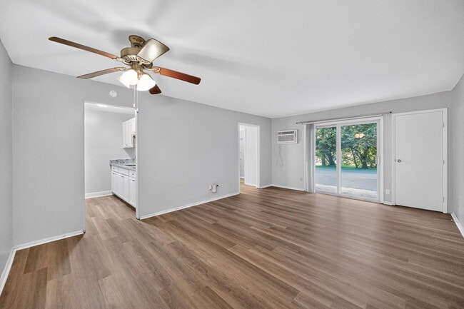 Building Photo - 2971 Deckebach Ave
