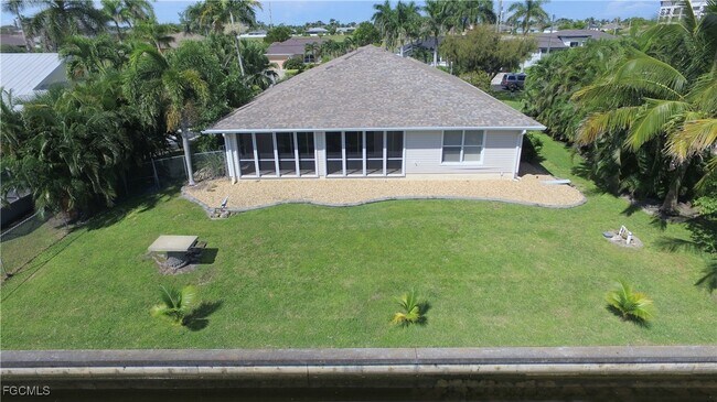 Building Photo - 4231 SW 20th Ave