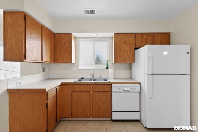 Foto del edificio - 4448 Lake Mead Dr