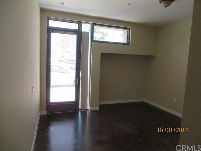 Building Photo - 125 E City Pl Dr