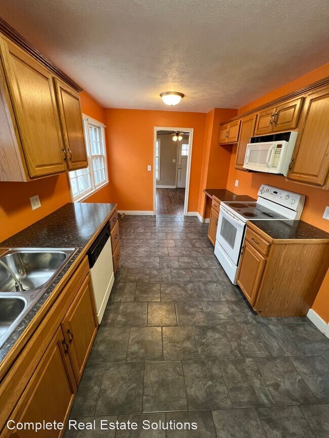 Building Photo - 2 br, 1 bath House - 522 W Elm