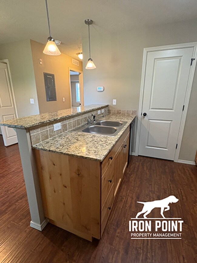 Building Photo - 16572 N Profit Cir
