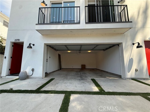 Foto del edificio - 21719 Hart St