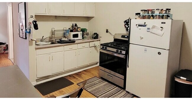 Foto del edificio - 923 W Waveland Ave