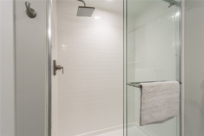 Foto del edificio - 205 Lakeshore Dr