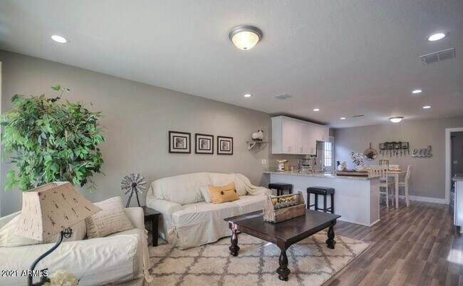 Foto del edificio - 5812 S 12th Ln