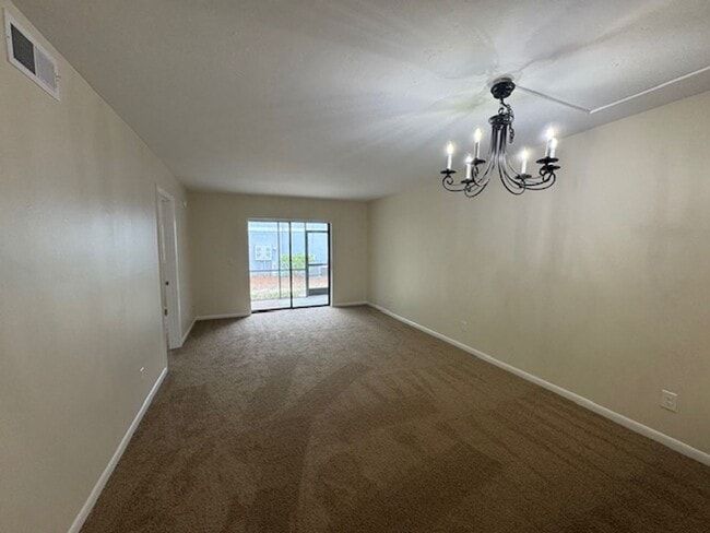 Foto del edificio - Holly Tree Condominiums