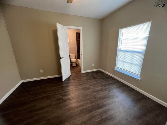 Foto del edificio - 1104 Bluff St