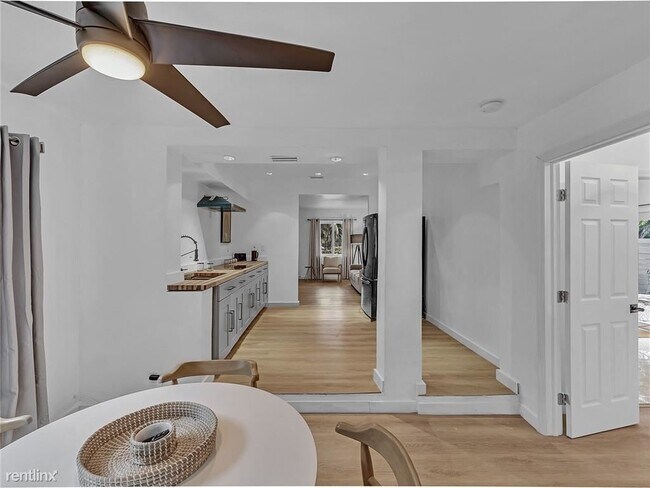 Foto del edificio - 3 br, 2 bath House - 1544 NW 5th Ave