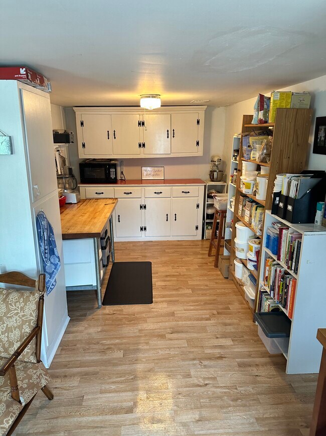 Foto del edificio - 12012 Liberty Rd