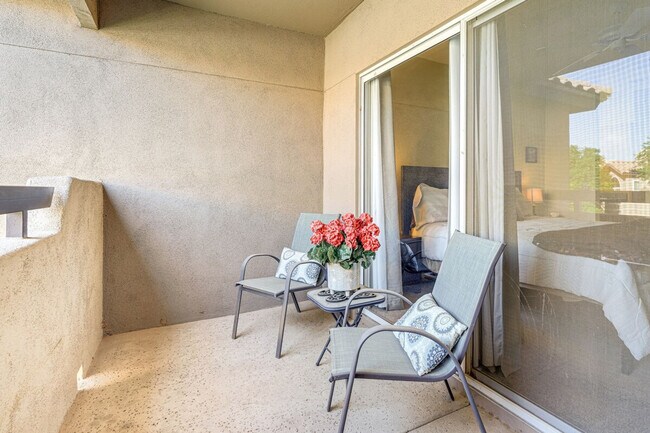 Foto del edificio - 9450 E Becker Ln