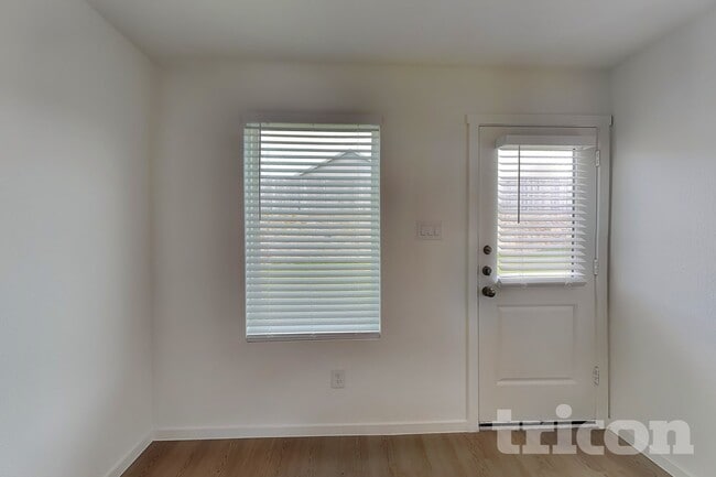 Building Photo - 10712 Cowhide Ln