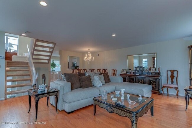 Building Photo - 114 Seaspray Ln