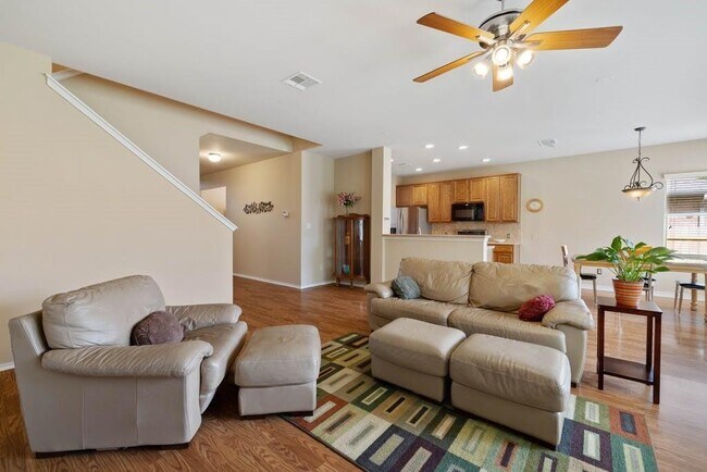 Building Photo - 1203 Willowbrook Dr