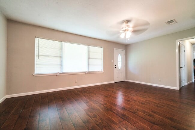 Building Photo - 1510 Greenbriar Ave