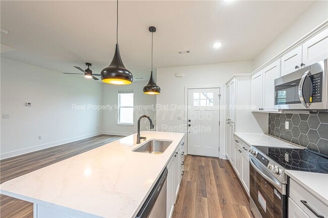 Building Photo - 1042 S Laramie Hts